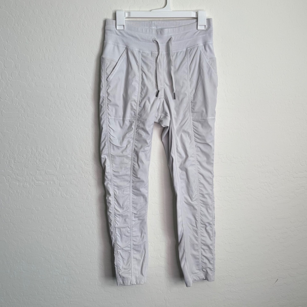 Lululemon‎ Beyond the Studio 7/8 White Ruched Athletic Pants Workout Sz 6 Gym